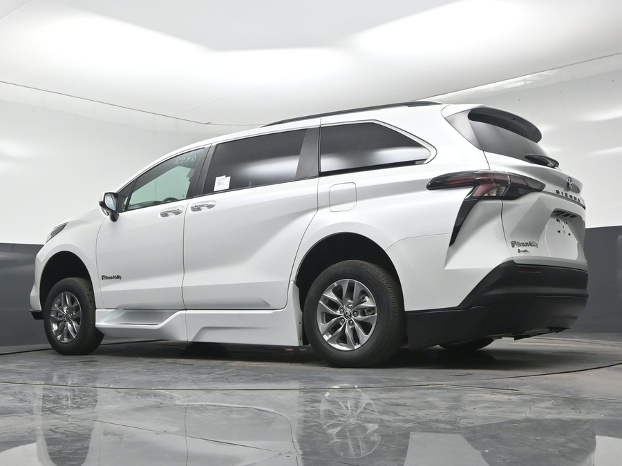 New 2026 Toyota Sienna XLE Add