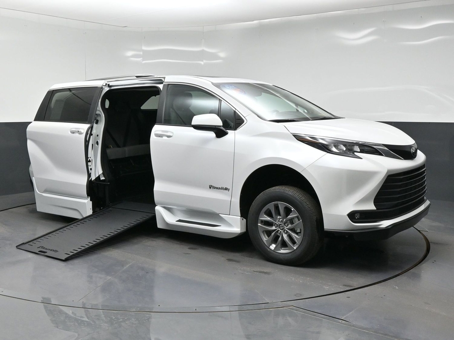 New 2026 Toyota Sienna XLE Add