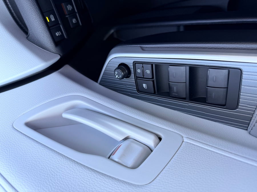 New 2026 Toyota Sienna LE