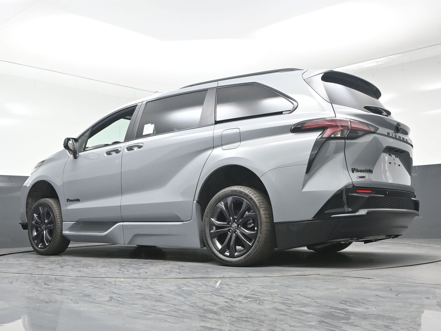 New 2026 Toyota Sienna XSE Sport