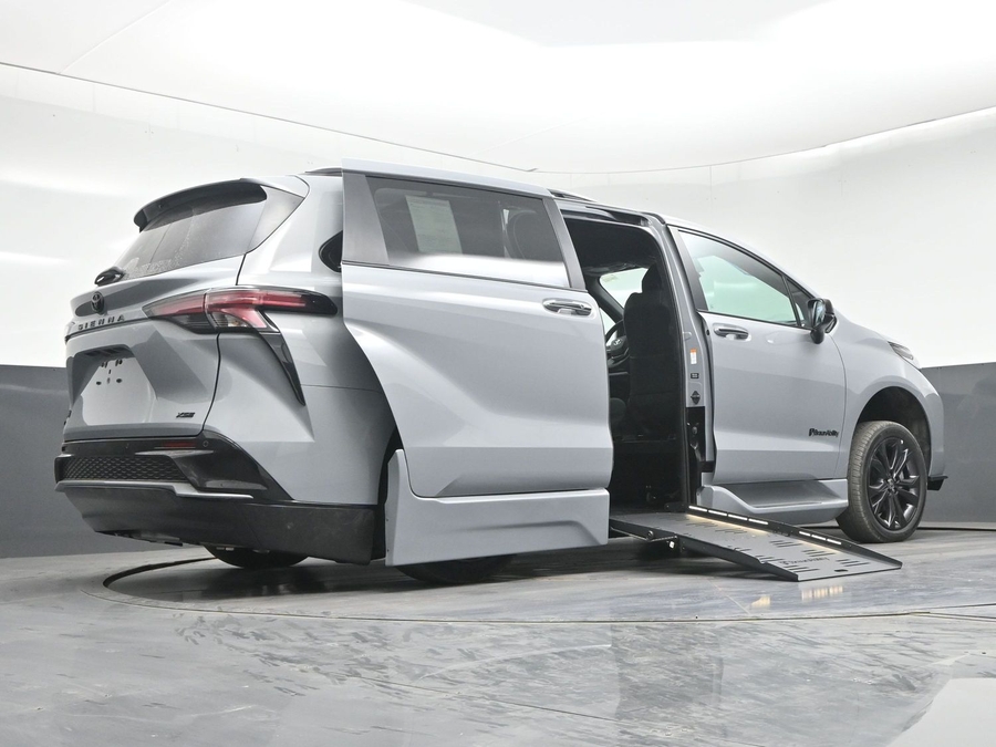New 2026 Toyota Sienna XSE Sport