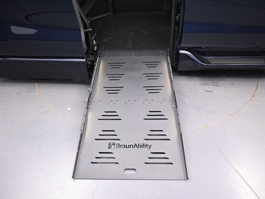 New 2026 Toyota Sienna XLE Base