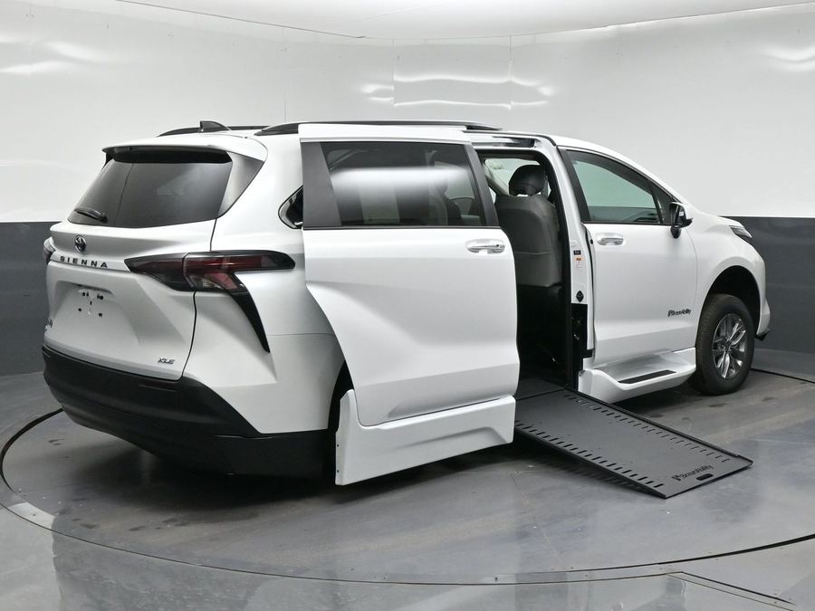 New 2026 Toyota Sienna XLE Add