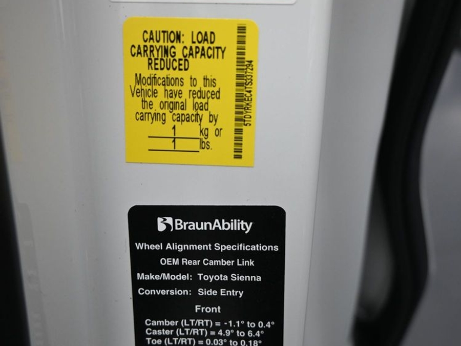 New 2026 Toyota Sienna XLE Base