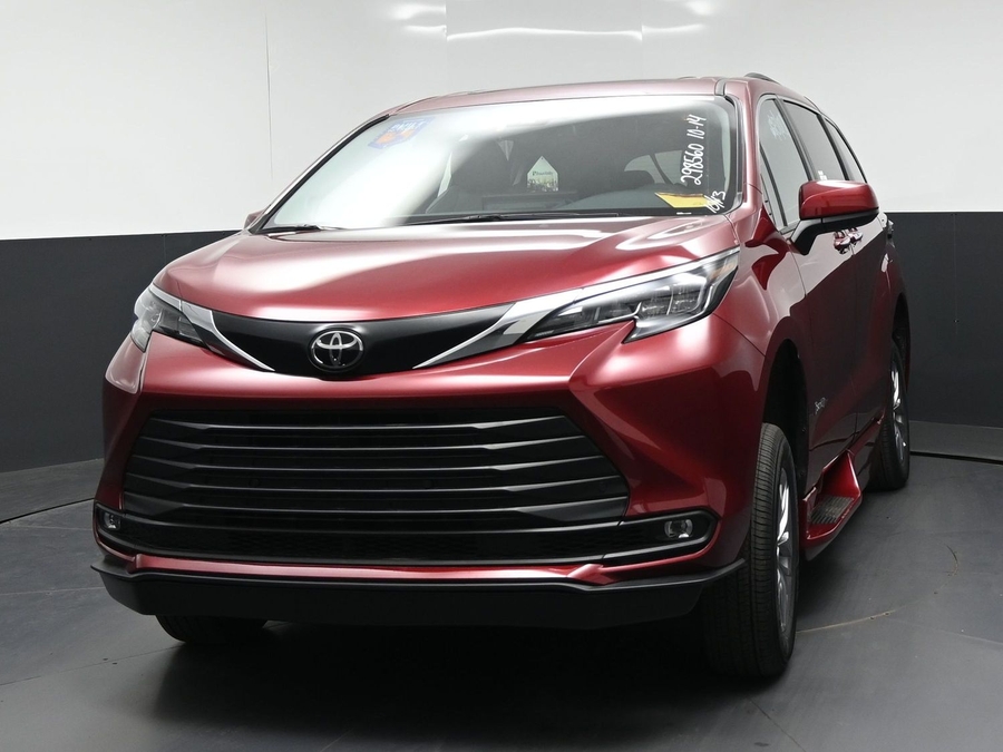 New 2026 Toyota Sienna XLE Add