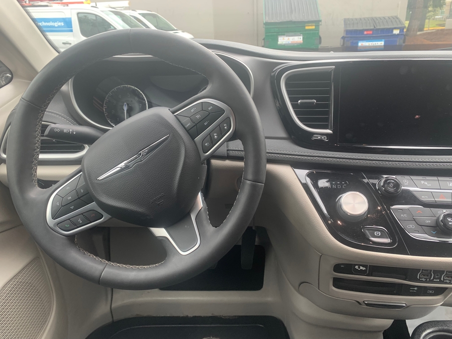 PRE OWNED 2022 Chrysler Pacifica Touring L