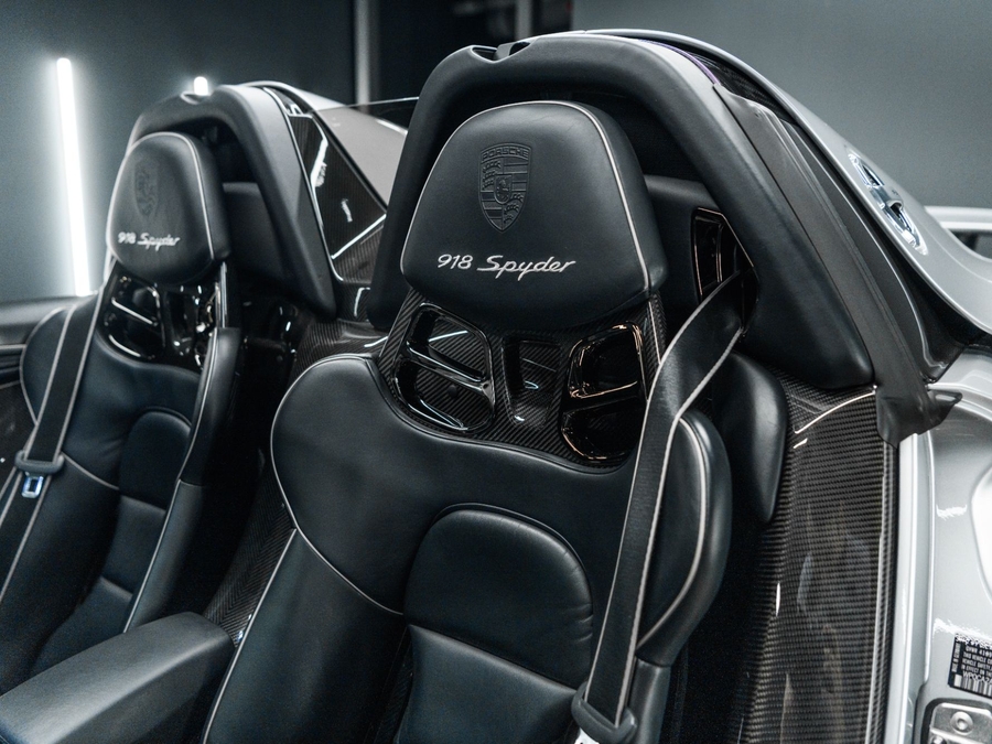 2015 Porsche 918 Spyder