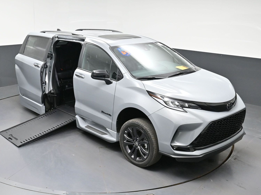 New 2026 Toyota Sienna XSE Sport