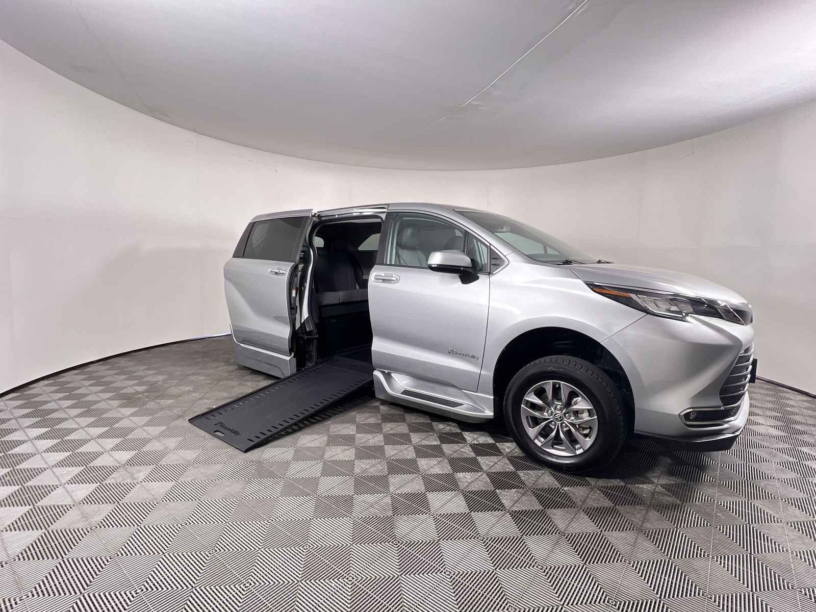 2023 Toyota Sienna