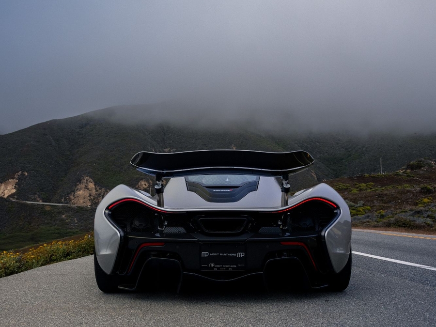 2015 McLaren P1