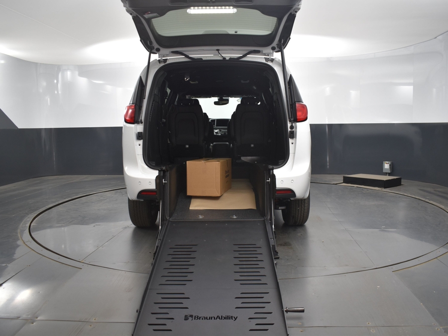 New 2026 Chrysler Voyager LX