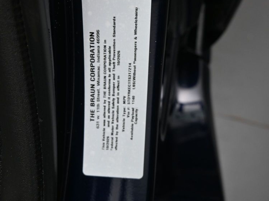 New 2026 Toyota Sienna XLE Base