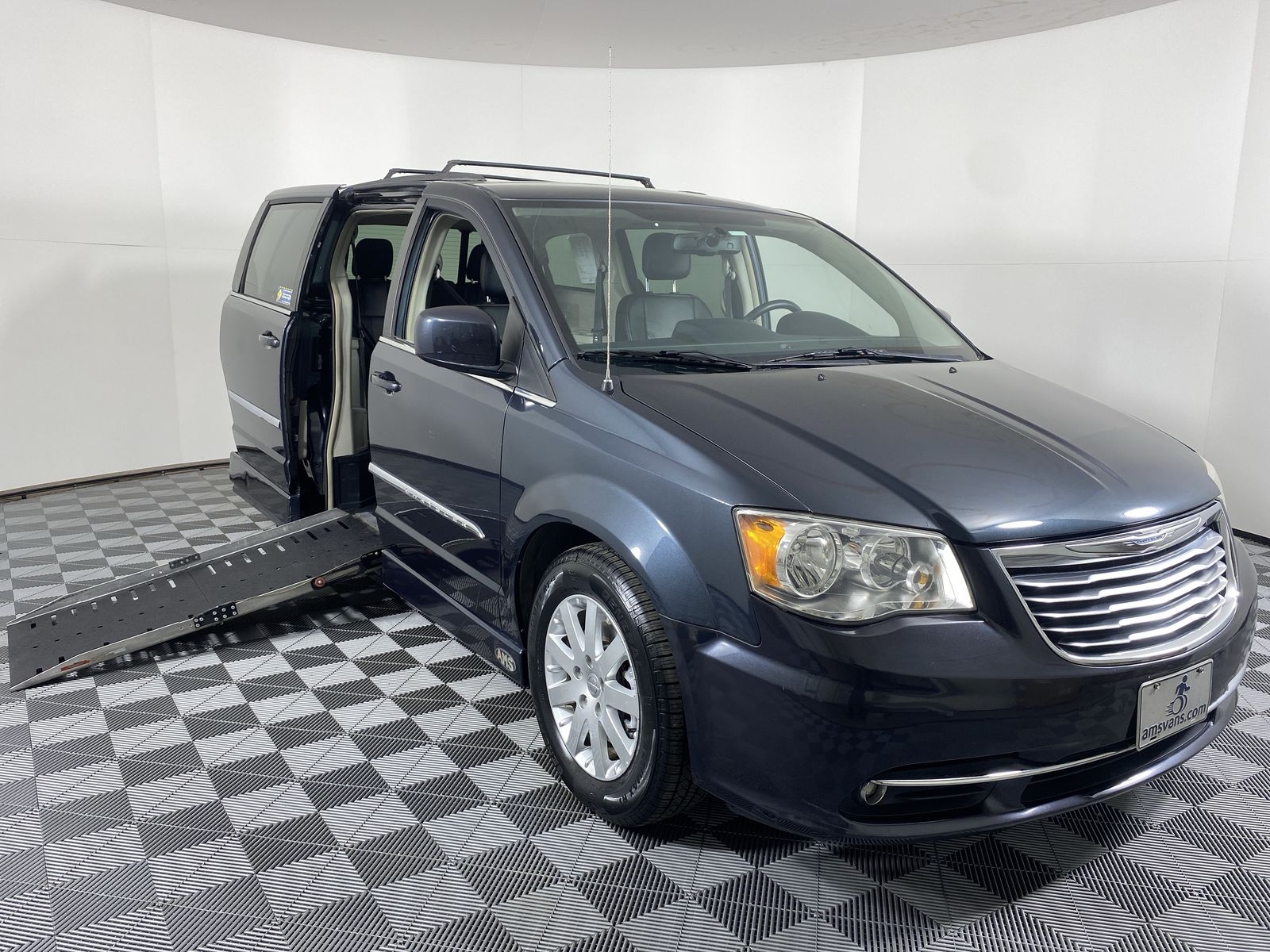2014 Chrysler Town & Country Touring