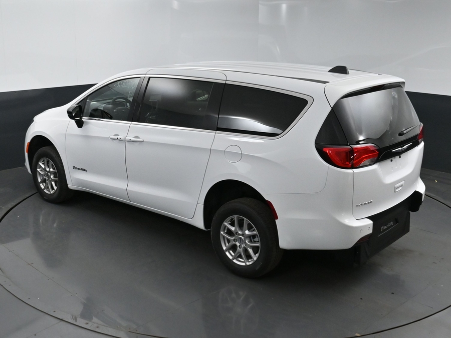 New 2026 Chrysler Voyager LX