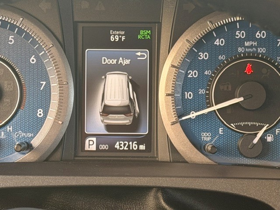 PRE OWNED 2018 Toyota Sienna XLE
