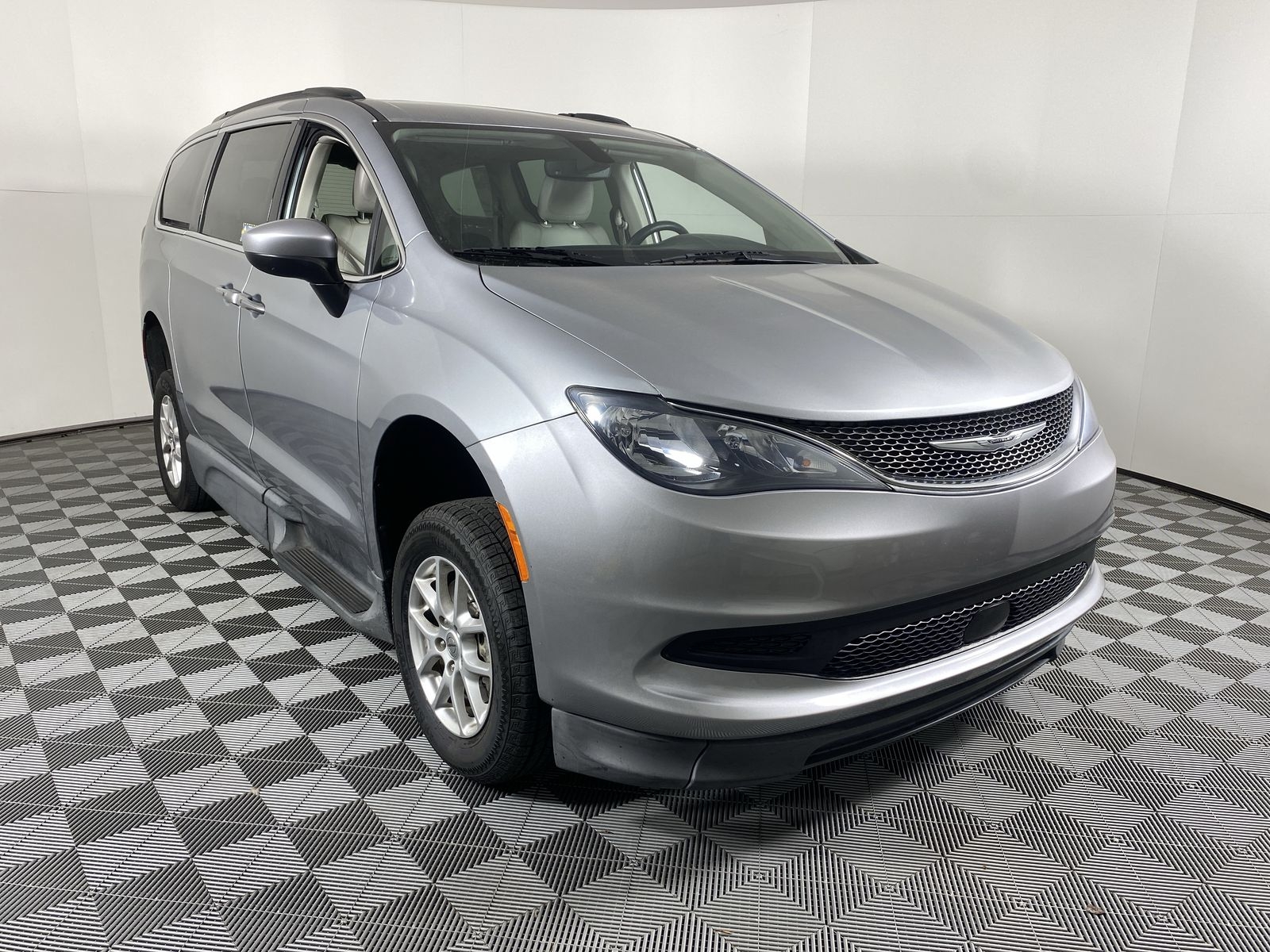 2021 Chrysler Voyager LXI - Photo 28