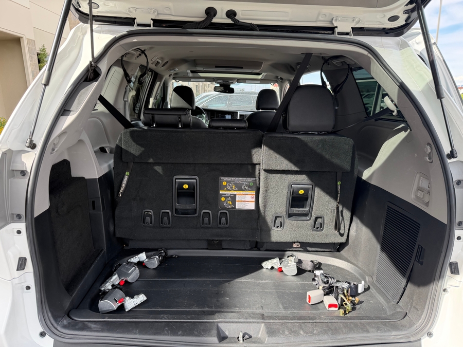 PRE OWNED 2020 Toyota Sienna SE Premium