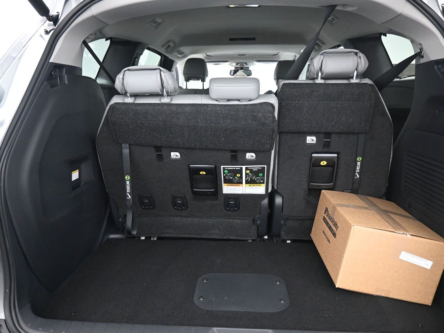 New 2026 Toyota Sienna XLE Base