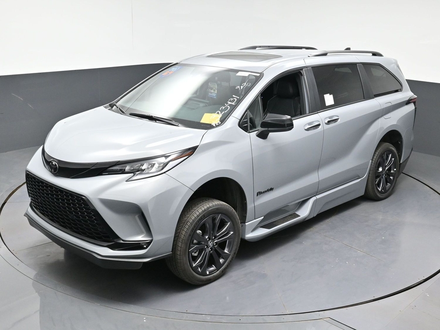 New 2026 Toyota Sienna XSE Sport