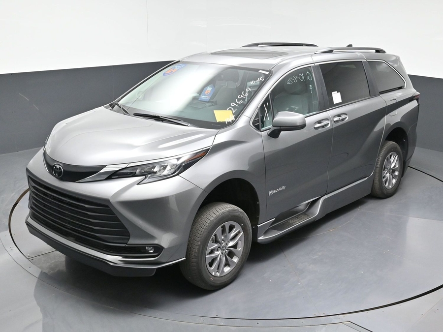New 2026 Toyota Sienna XLE Add
