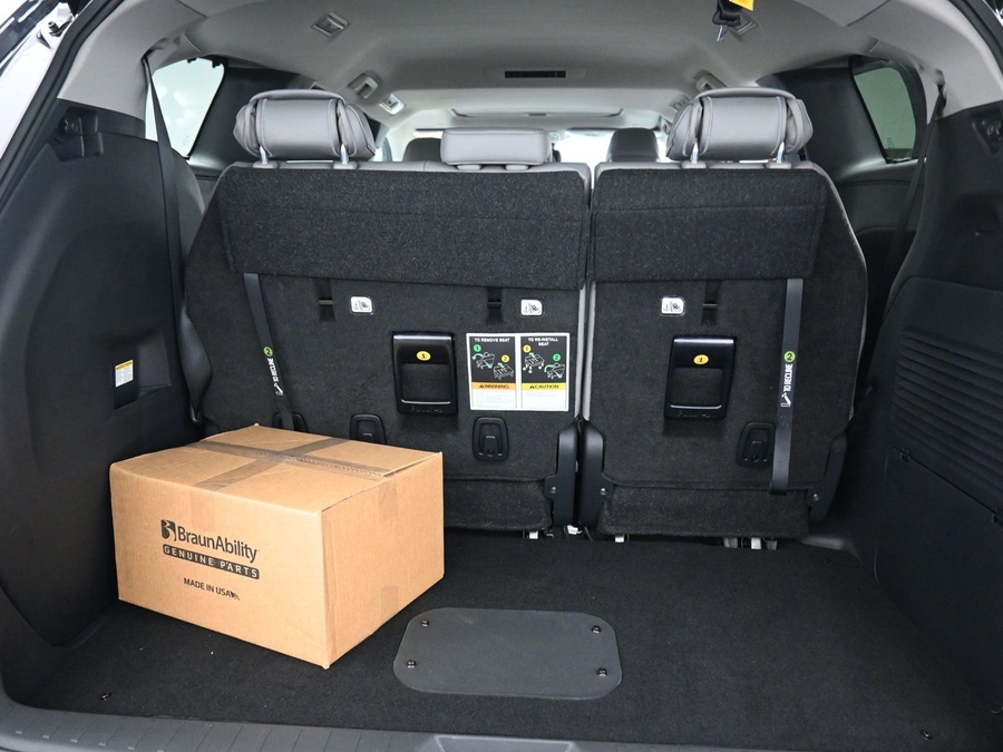 New 2026 Toyota Sienna XLE Base