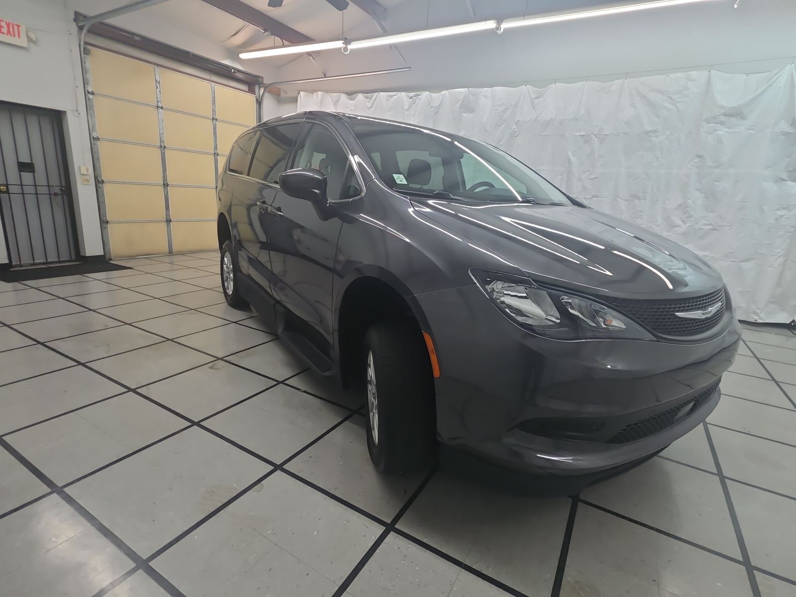 2021 Chrysler Voyager LX's photo