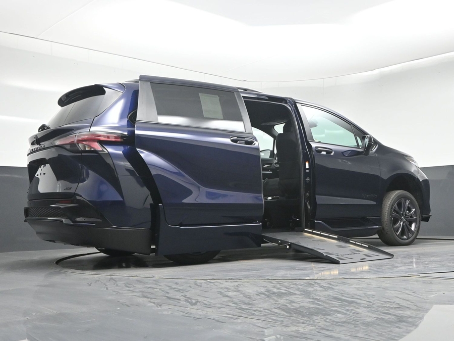 New 2026 Toyota Sienna XSE Sport