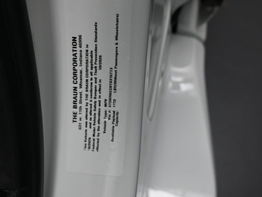 New 2026 Toyota Sienna LE