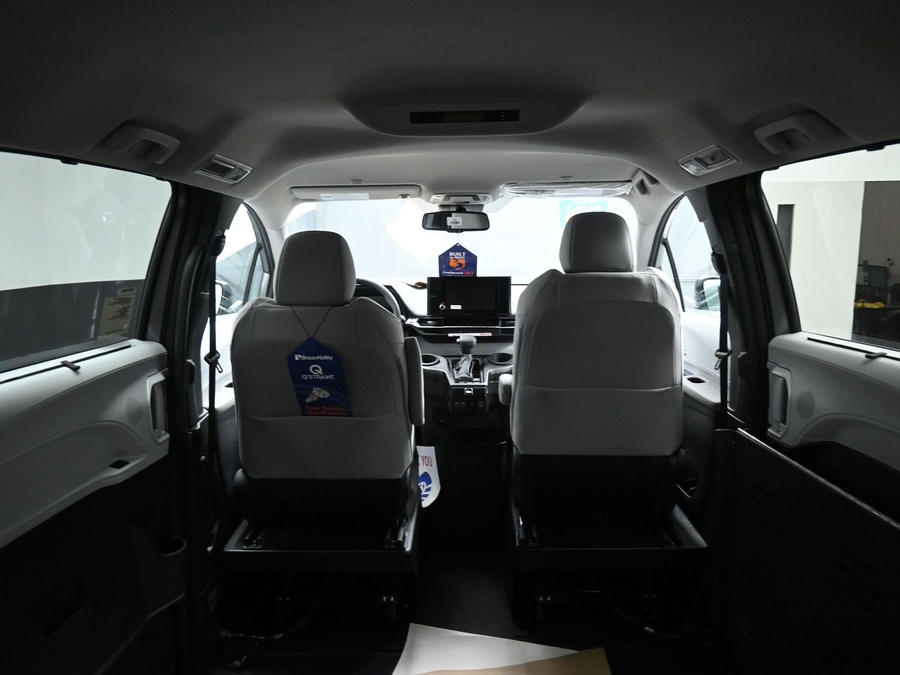 New 2026 Toyota Sienna LE