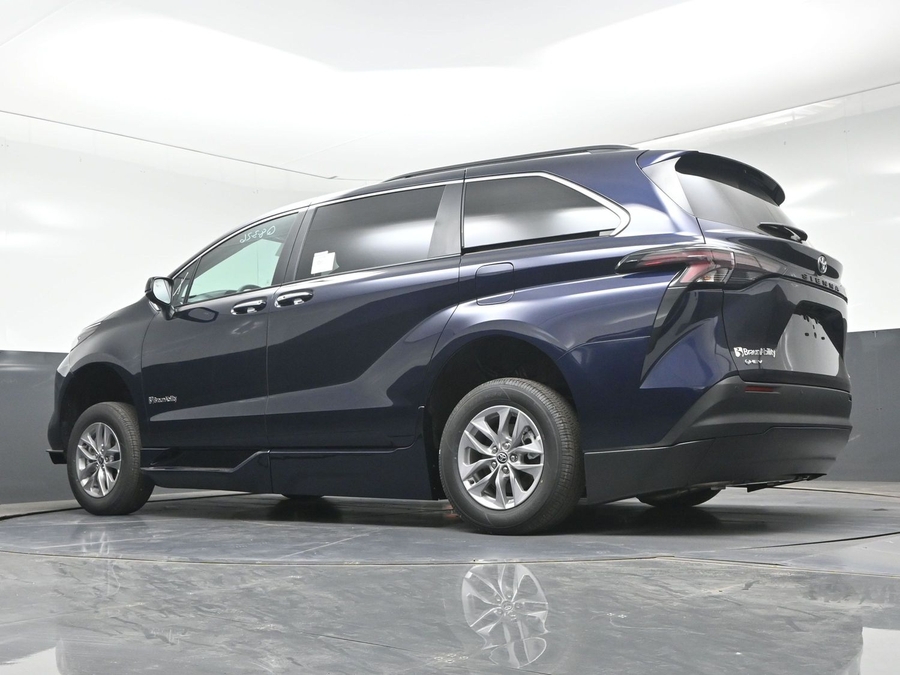 New 2026 Toyota Sienna XLE Add