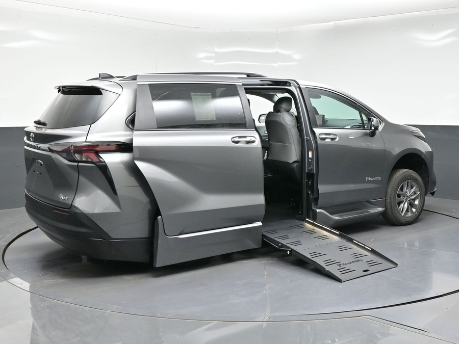 New 2026 Toyota Sienna XLE Add