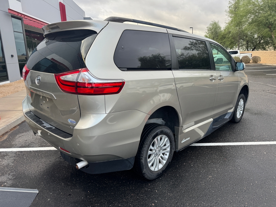 PRE OWNED 2017 Toyota Sienna XLE
