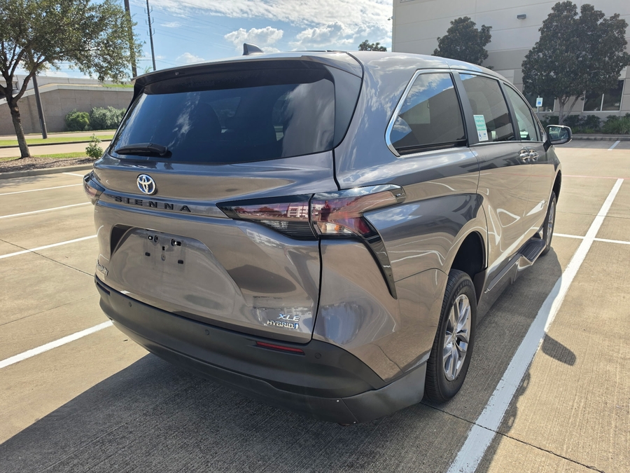 PRE OWNED 2024 Toyota Sienna XLE