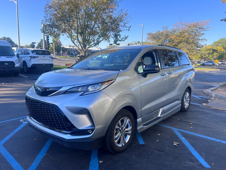 PRE OWNED 2023 Toyota Sienna XSE