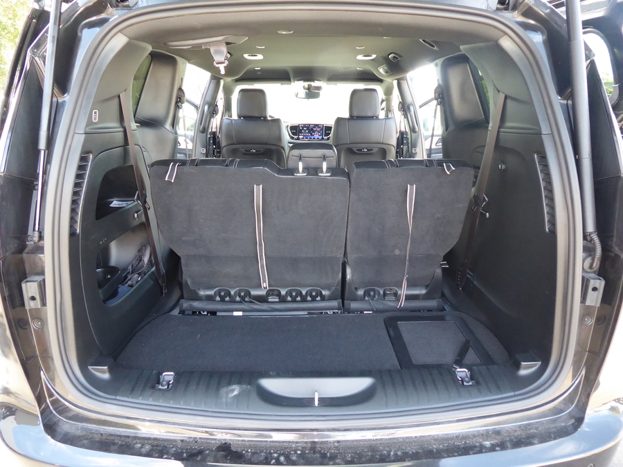 PRE OWNED 2023 Chrysler Pacifica Touring L