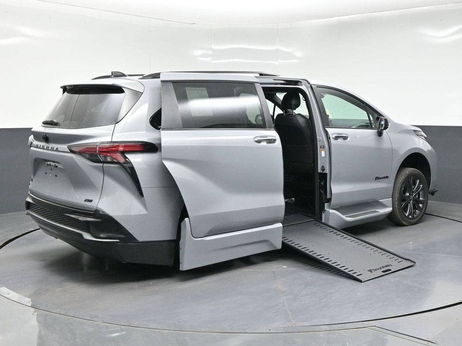 New 2026 Toyota Sienna XSE Sport