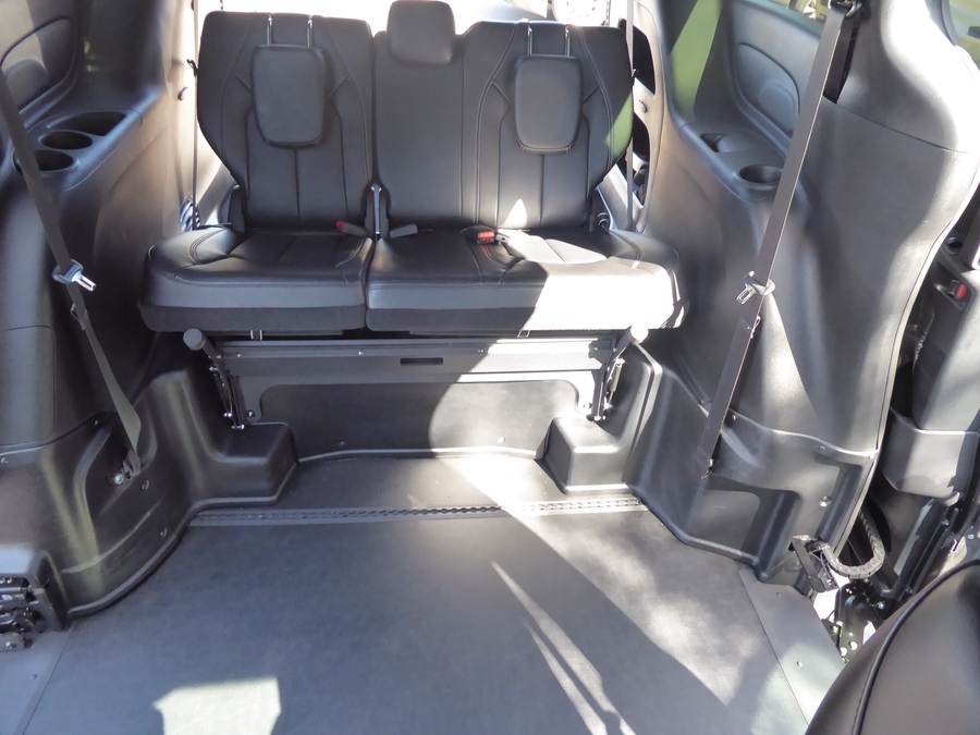 PRE OWNED 2023 Chrysler Pacifica Touring L