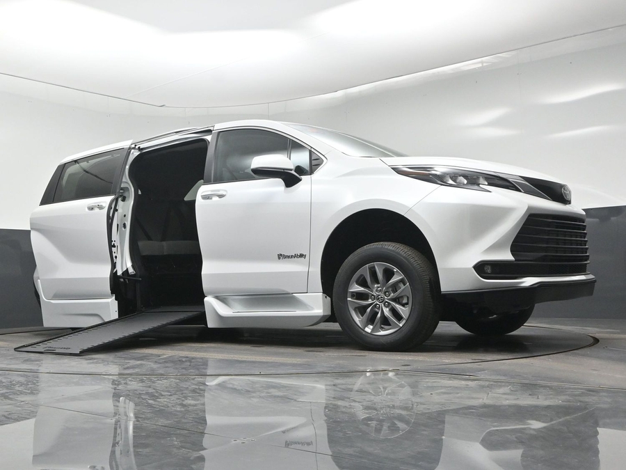 New 2026 Toyota Sienna XLE Add