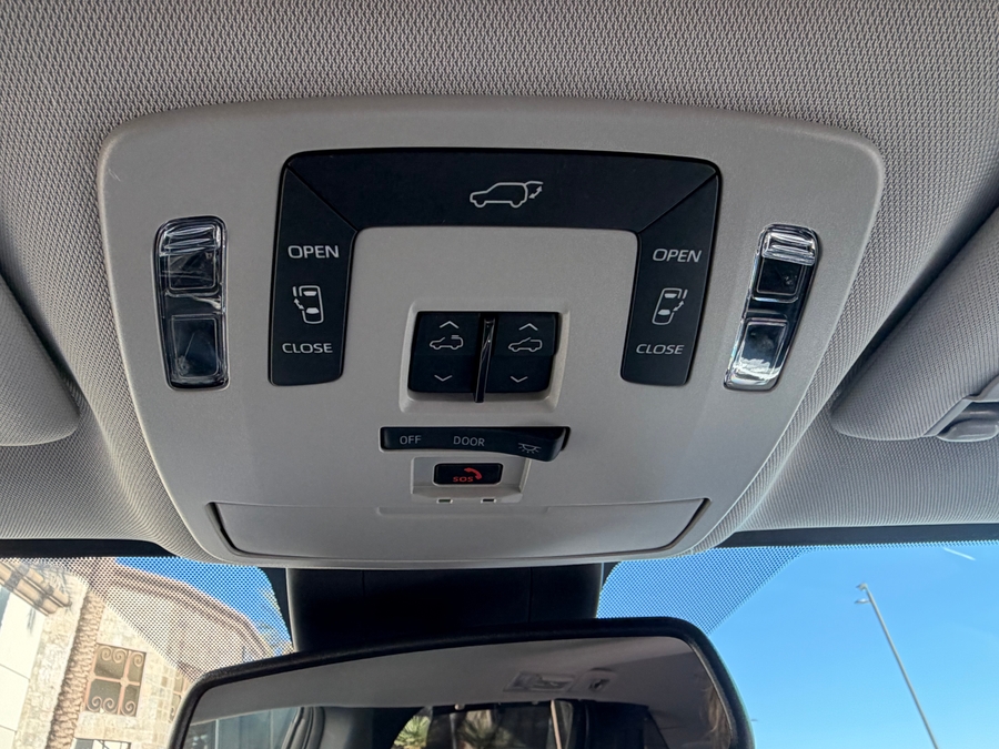 PRE OWNED 2026 Toyota Sienna XLE