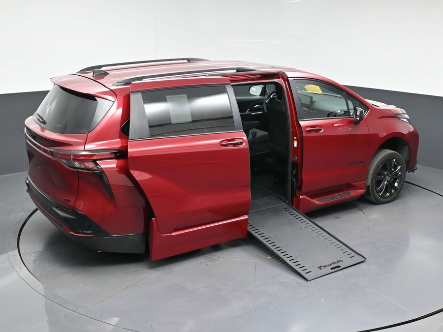 New 2026 Toyota Sienna XSE Sport