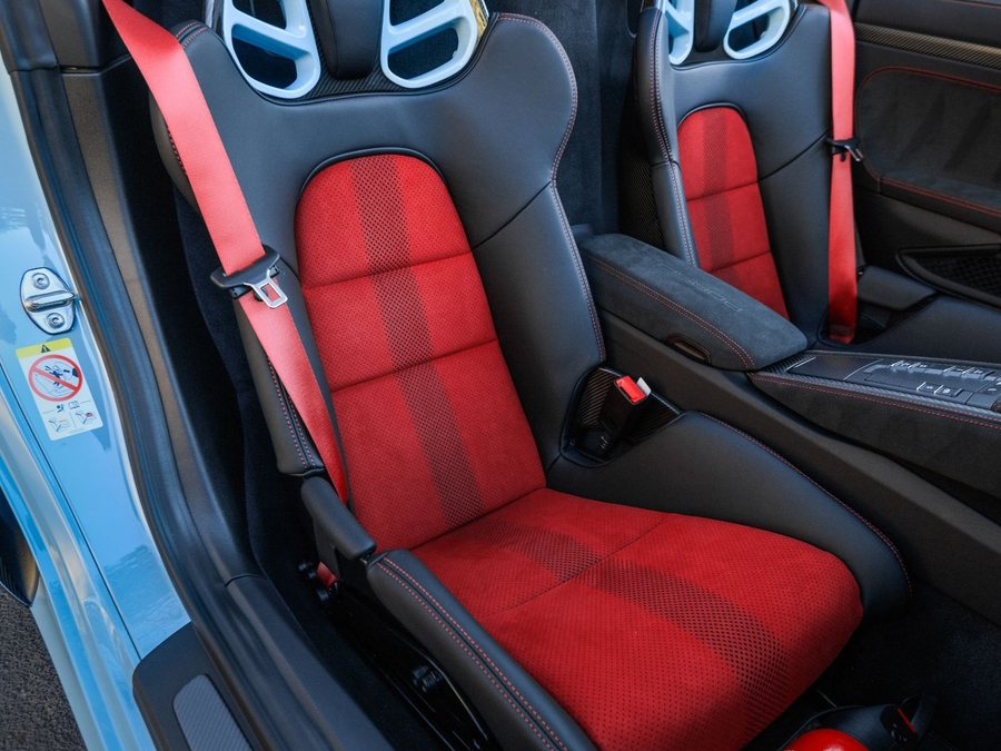 2025 Porsche 718 Spyder RS