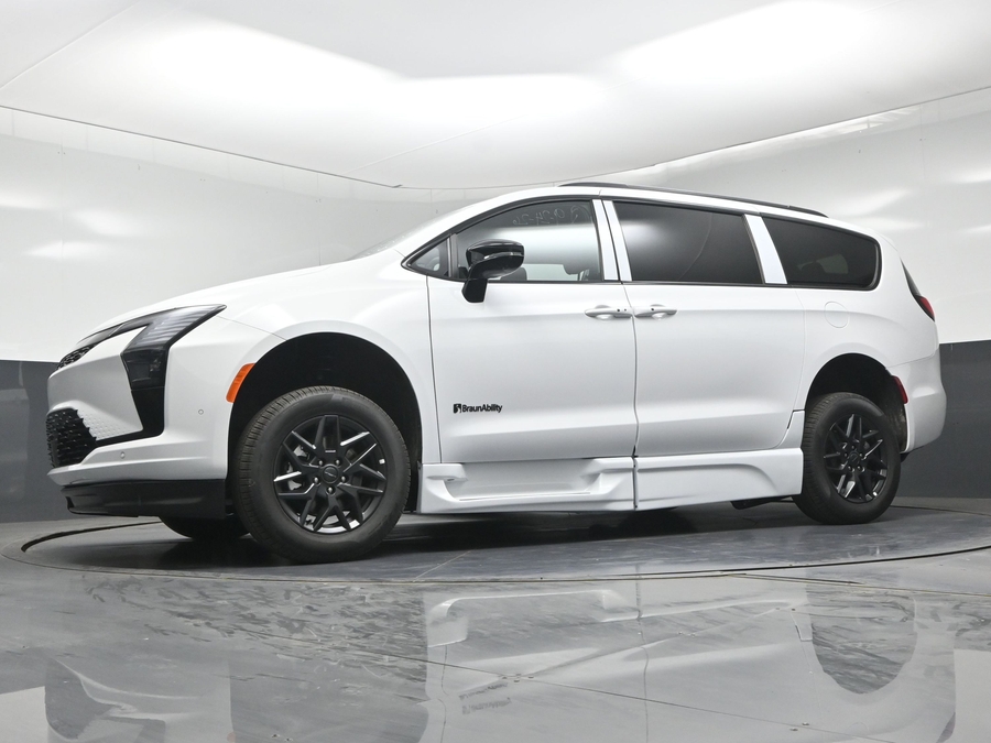 New 2027 Chrysler Pacifica Select Sport
