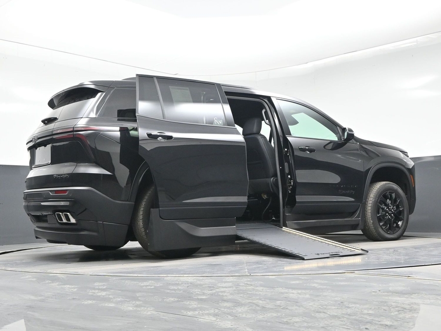 New 2026 Chevrolet Traverse 1LT Midnight