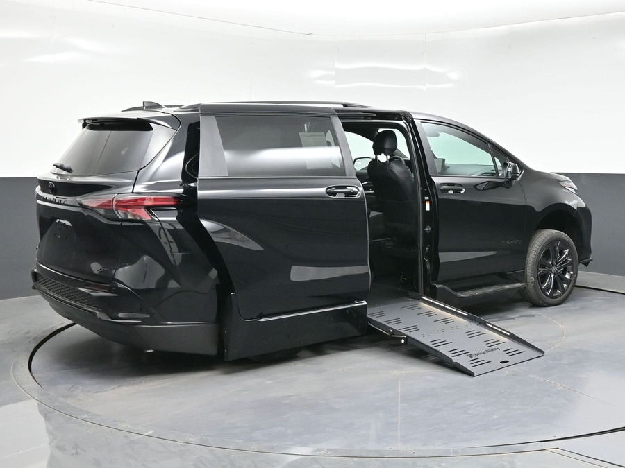 New 2026 Toyota Sienna XSE Sport TS311356