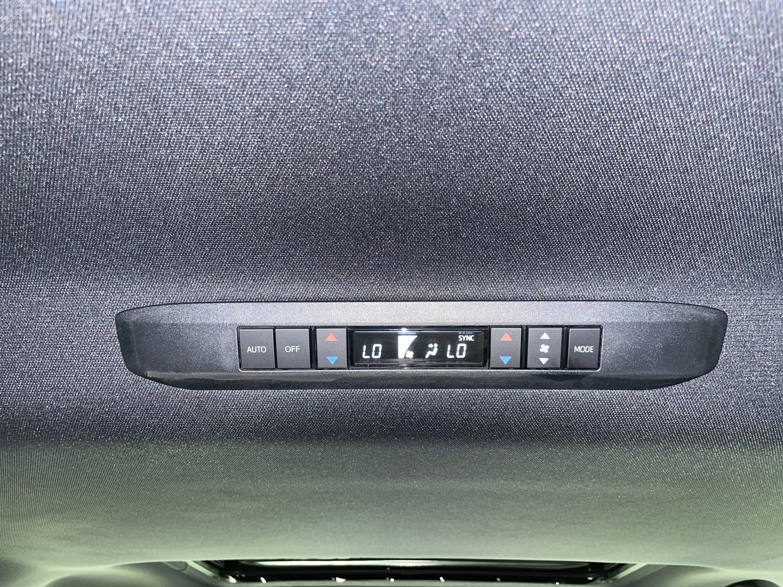 2025 Toyota Sienna XSE - Photo 15