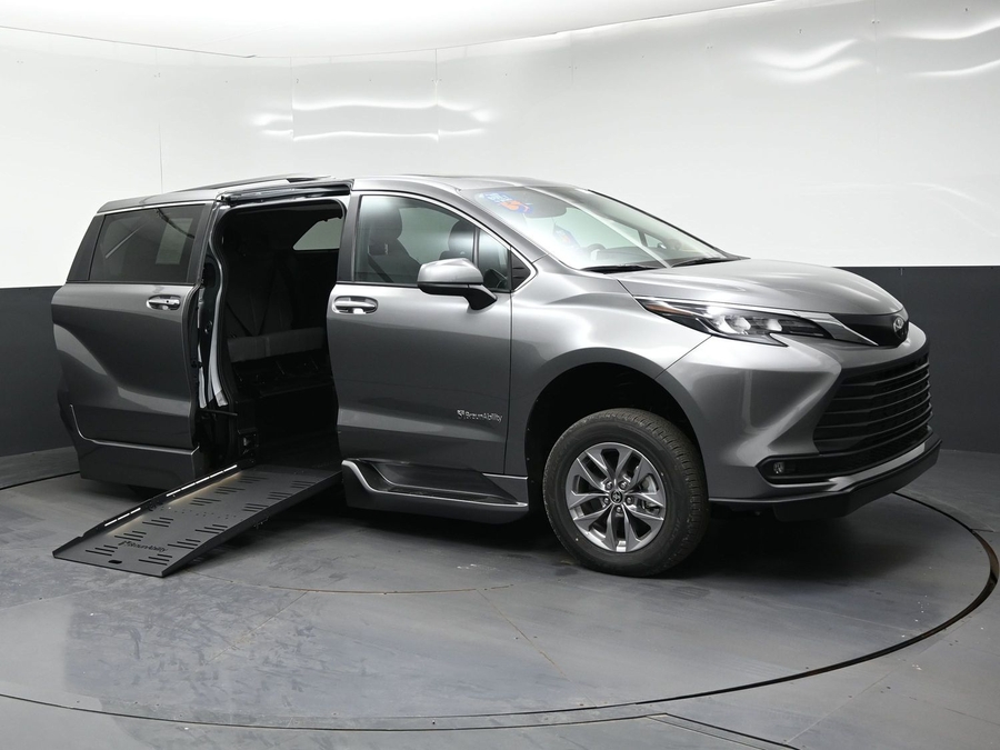 New 2026 Toyota Sienna XLE Add