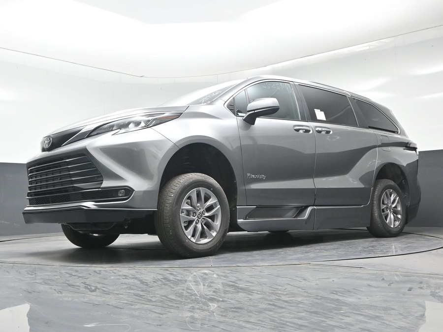 New 2026 Toyota Sienna XLE Add
