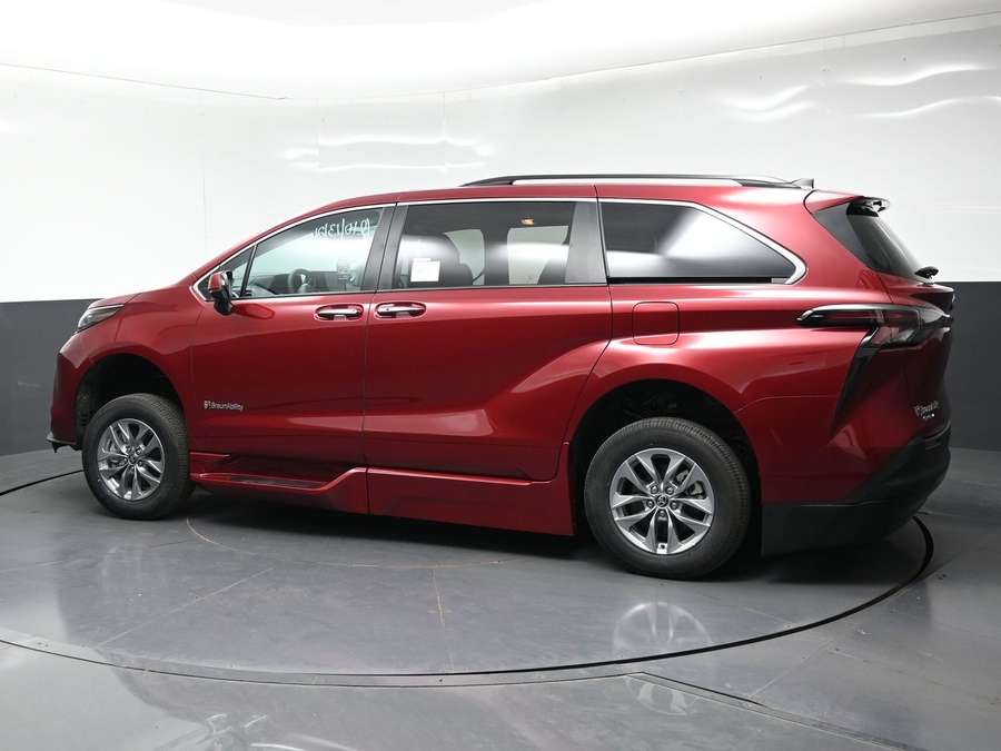 New 2026 Toyota Sienna XLE Add