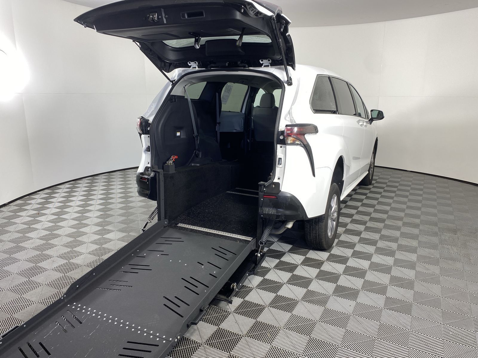2025 Toyota Sienna