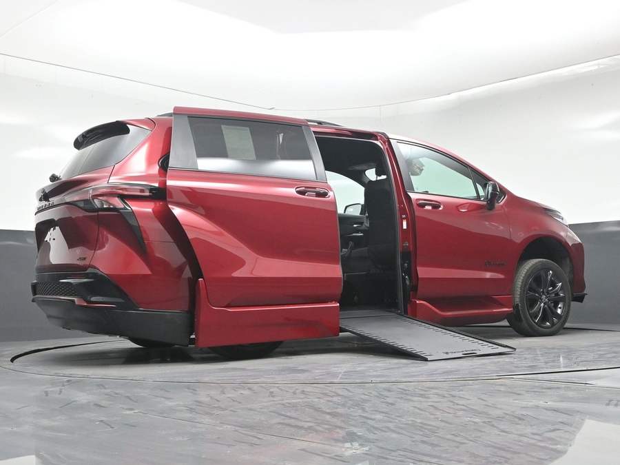 New 2026 Toyota Sienna XSE Sport